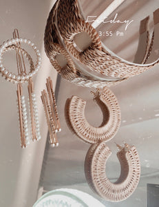 BEIGE HOOP BRAIDED RAFFIA EARRINGS